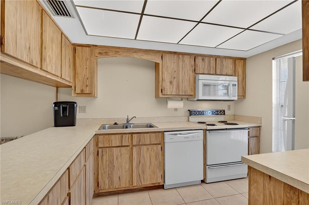 16031 Dublin Cir, Unit 204, Fort Myers, FL 33908 Photo