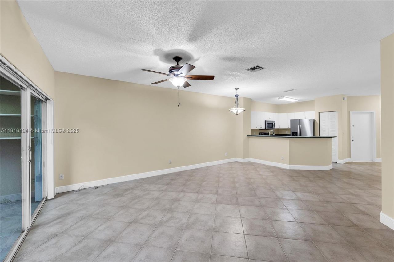 304 SW 120th Ave, Unit 304, Pembroke Pines, FL 33025 Photo