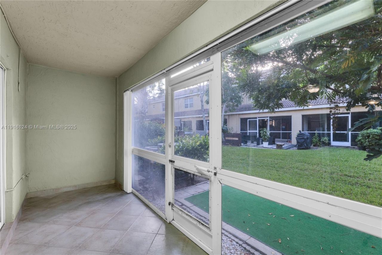 304 SW 120th Ave, Unit 304, Pembroke Pines, FL 33025 Photo