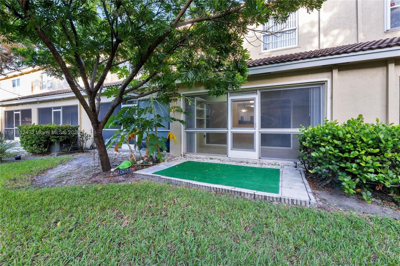 304 SW 120th Ave, Unit 304, Pembroke Pines, FL 33025 Photo