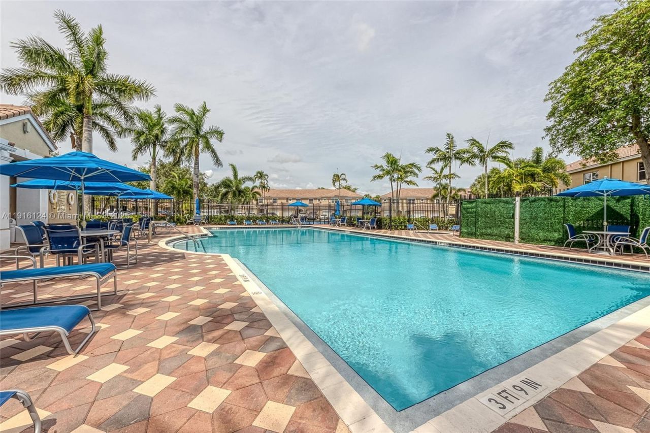 304 SW 120th Ave, Unit 304, Pembroke Pines, FL 33025 Photo