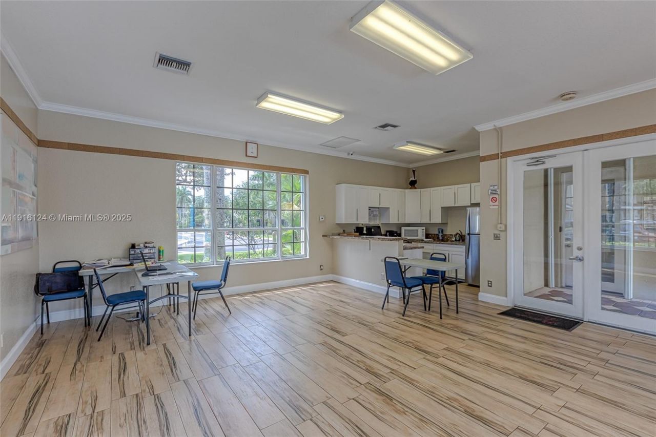 304 SW 120th Ave, Unit 304, Pembroke Pines, FL 33025 Photo