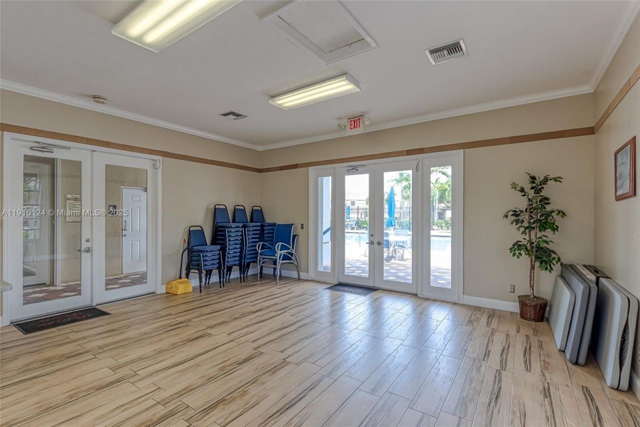 304 SW 120th Ave, Unit 304, Pembroke Pines, FL 33025 Photo