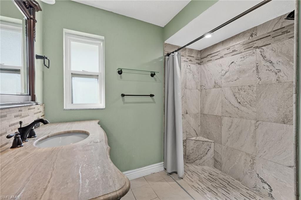 1921 SE 36th St, Cape Coral, FL 33904 Photo