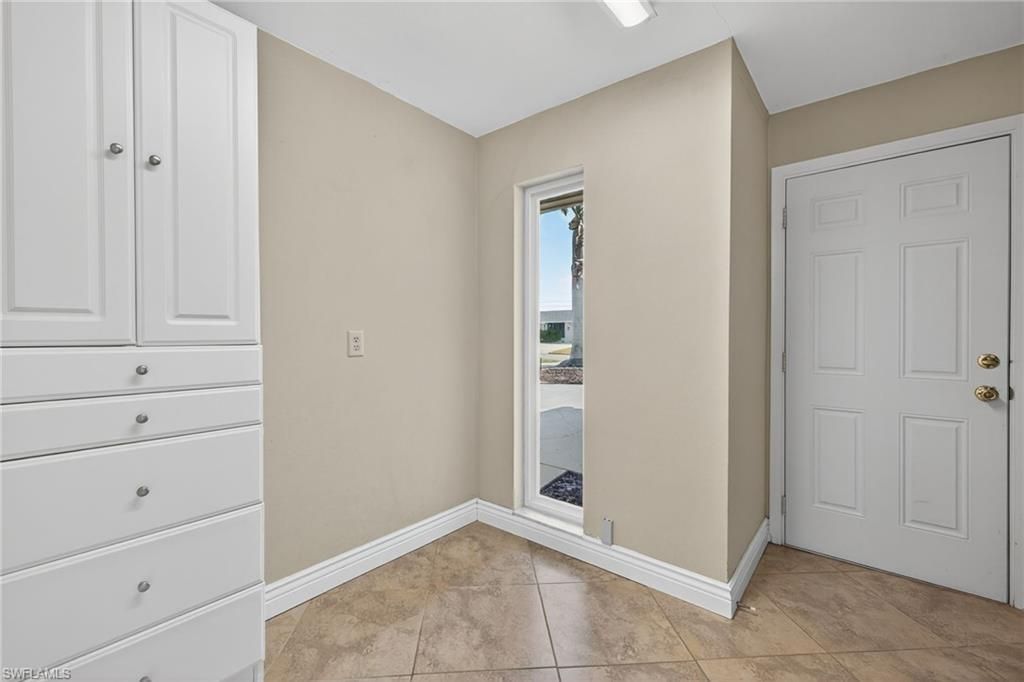 1921 SE 36th St, Cape Coral, FL 33904 Photo