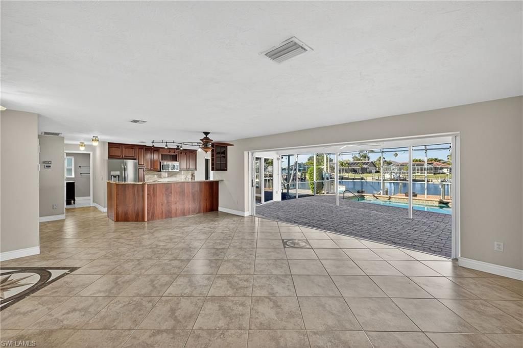 1921 SE 36th St, Cape Coral, FL 33904 Photo