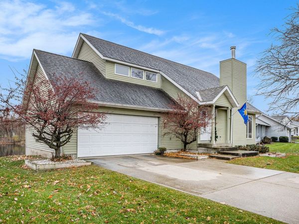 1792 Forest Lake Drive SE, Grand Rapids, MI 49546