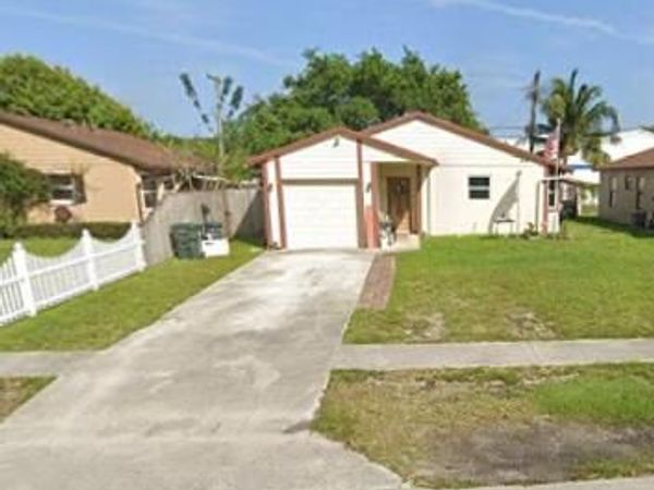 444 Broward Avenue, Greenacres, FL 33463