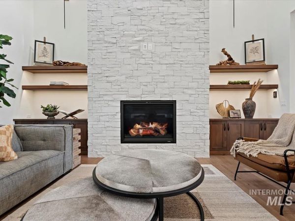 993 S Waning Ln, Eagle, ID 83616