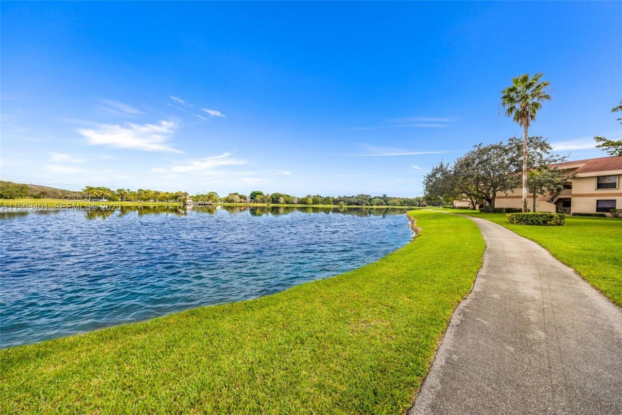 2741 S Carambola Cir S, Unit 1916, Coconut Creek, FL 33066 Photo