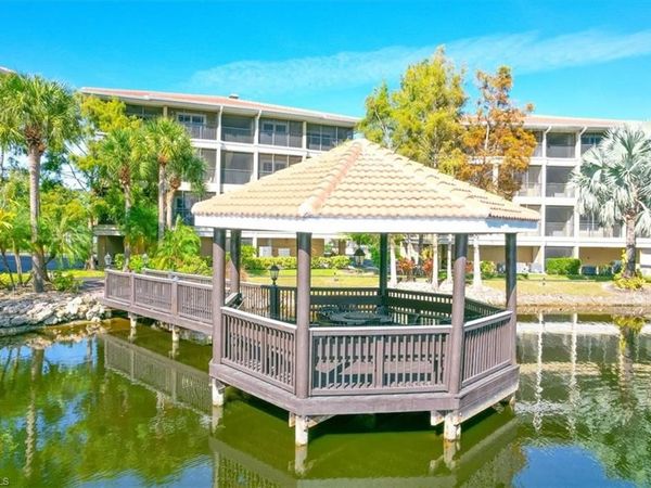 10060 Lake Cove DR, Unit 202, FORT MYERS, FL 33908