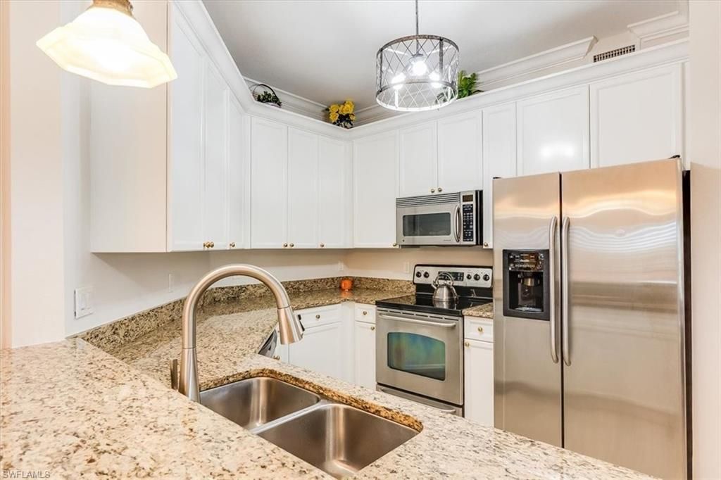 10060 Lake Cove Dr, Unit 202, Fort Myers, FL 33908 Photo