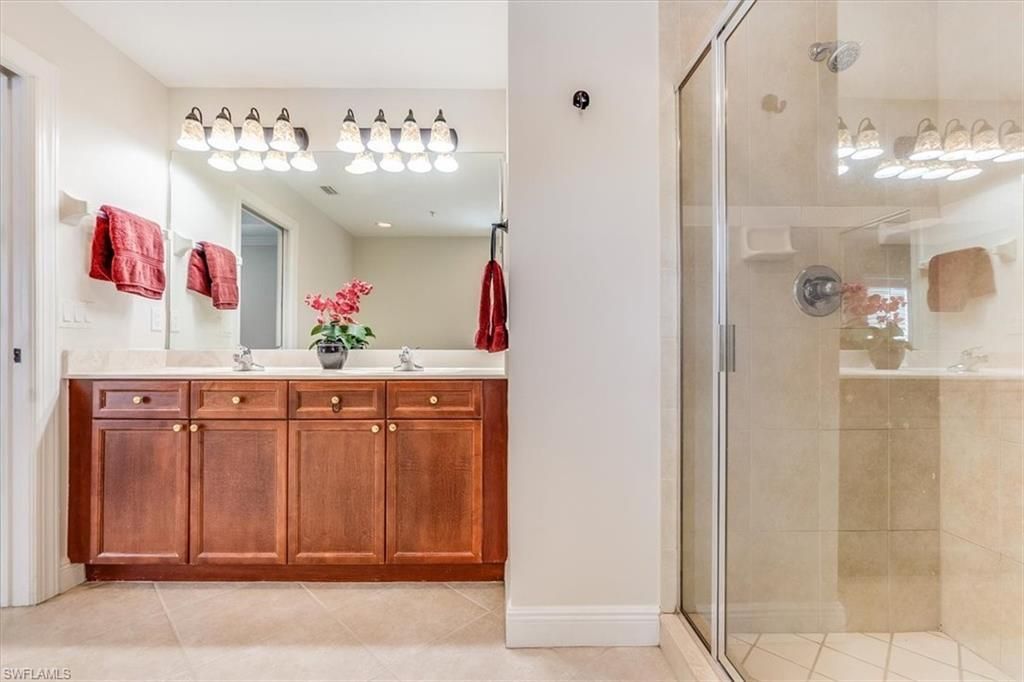 10060 Lake Cove Dr, Unit 202, Fort Myers, FL 33908 Photo