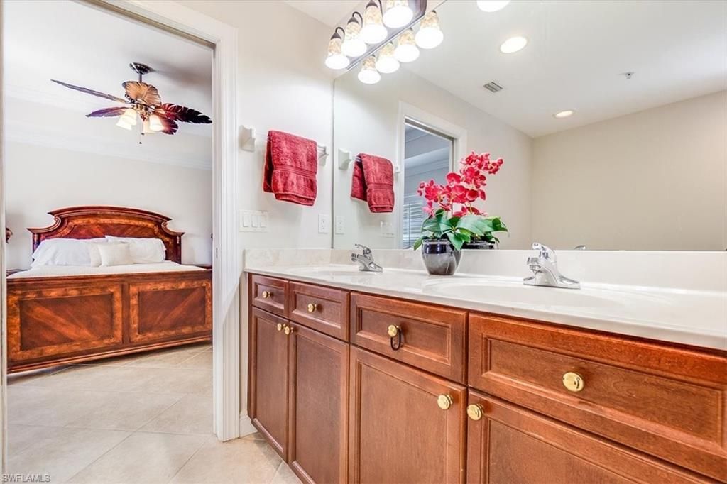 10060 Lake Cove Dr, Unit 202, Fort Myers, FL 33908 Photo