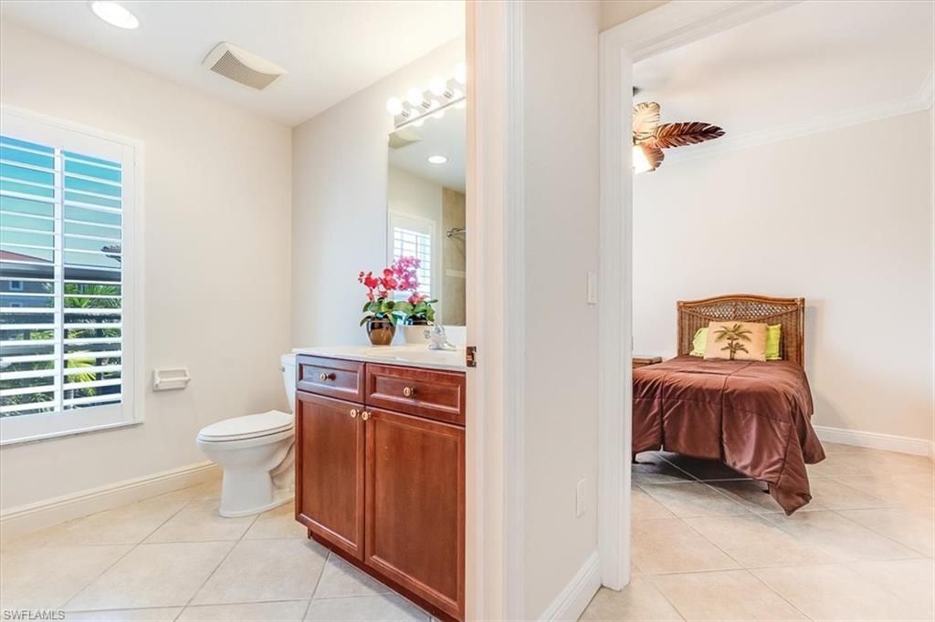 10060 Lake Cove Dr, Unit 202, Fort Myers, FL 33908 Photo