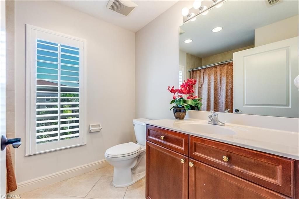 10060 Lake Cove Dr, Unit 202, Fort Myers, FL 33908 Photo