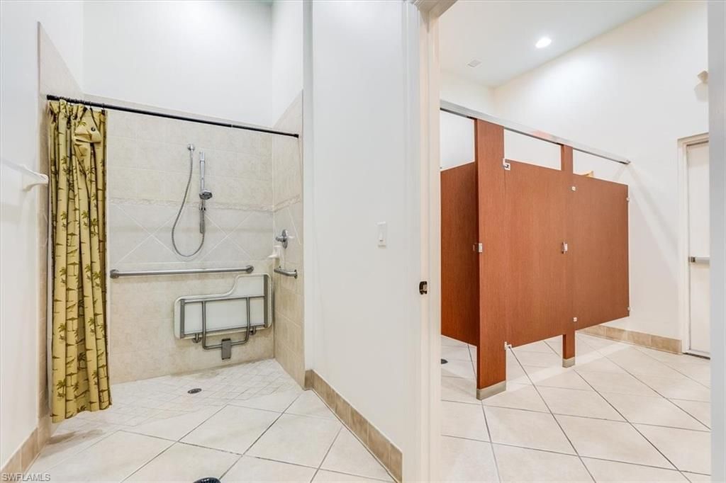 10060 Lake Cove Dr, Unit 202, Fort Myers, FL 33908 Photo