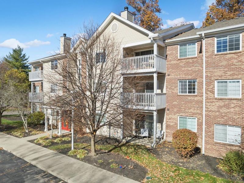 710 Carrington Place, Unit 207, Loveland, OH 45140 Photo 2