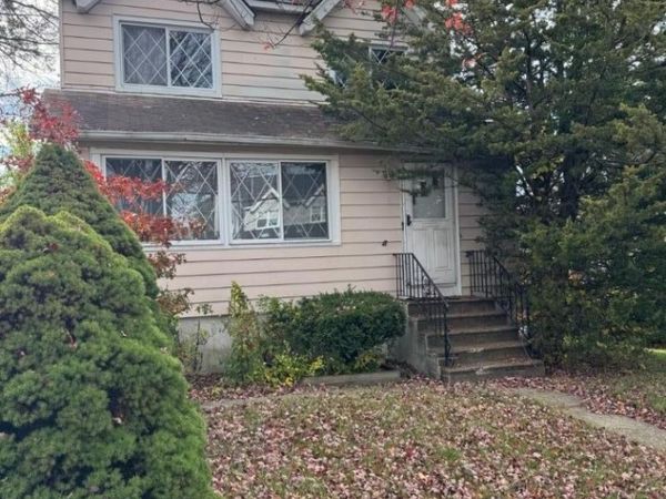 898 Lancaster Rd, Ridgefield, NJ 07657