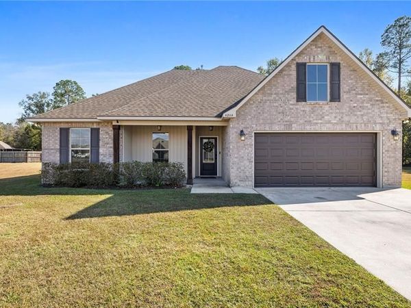 42114 DOTHAN Place, Ponchatoula, LA 70454