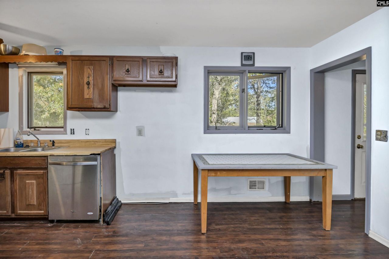 331 Langford Road Photo 11