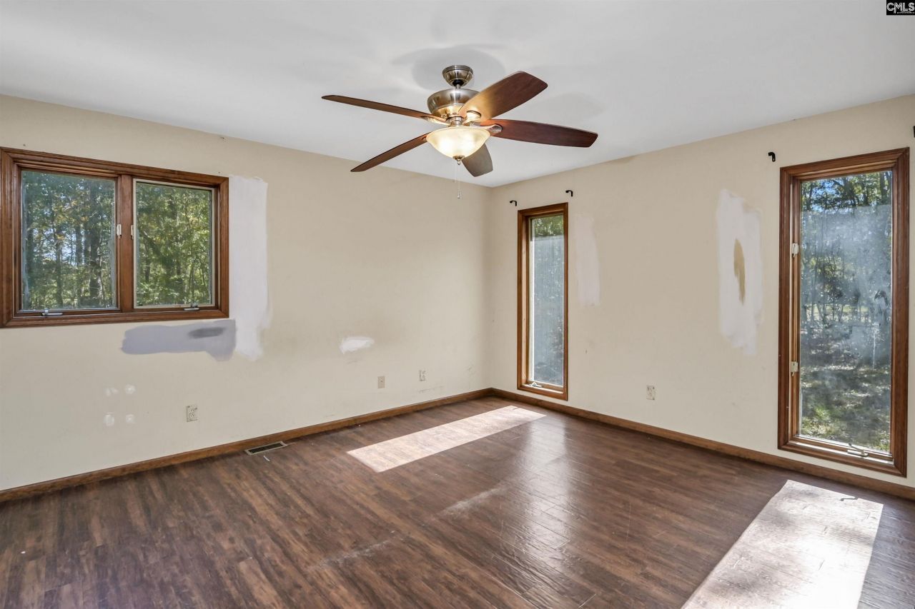 331 Langford Road Photo 16