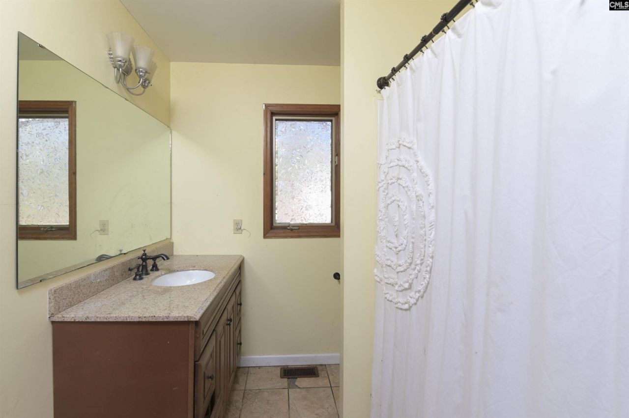 331 Langford Road Photo 22