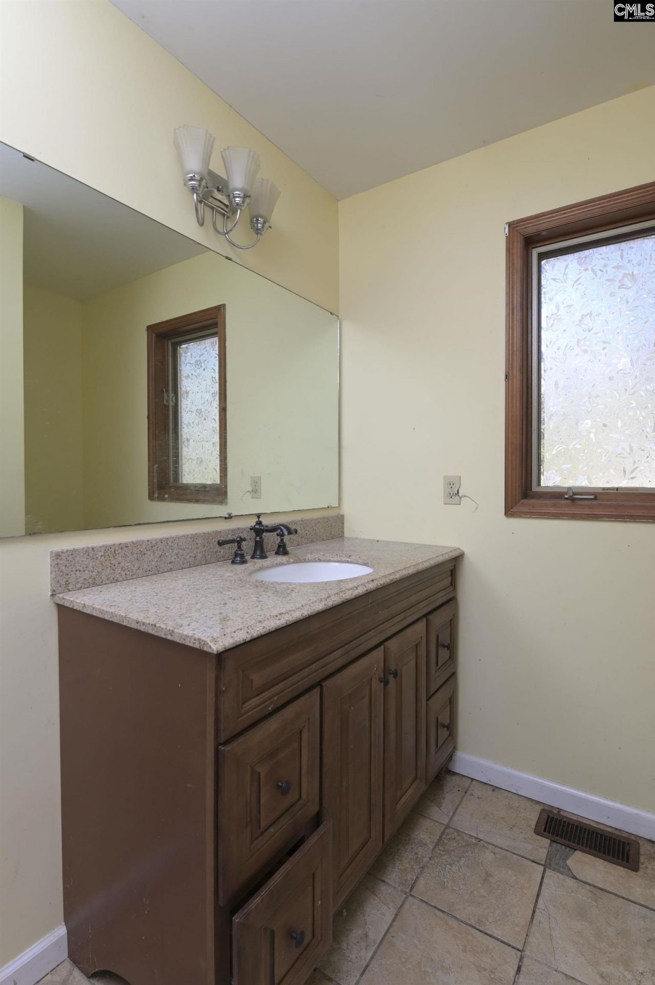 331 Langford Road Photo 23