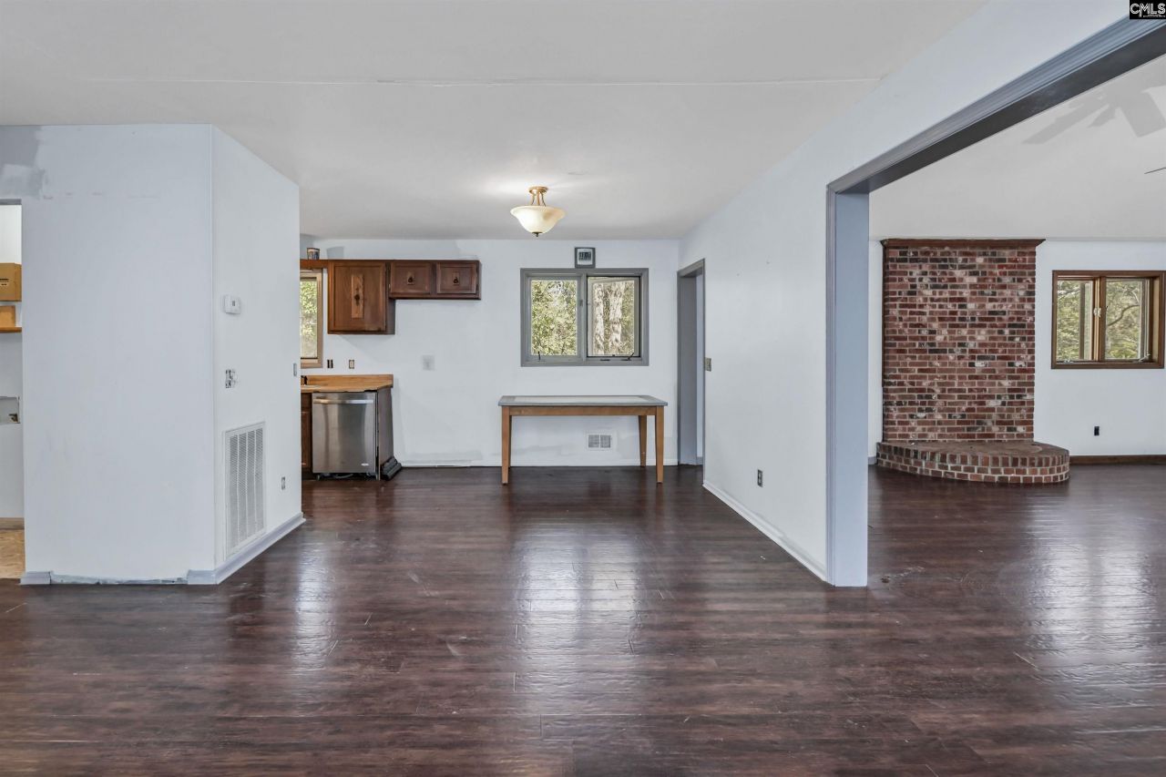 331 Langford Road Photo 6