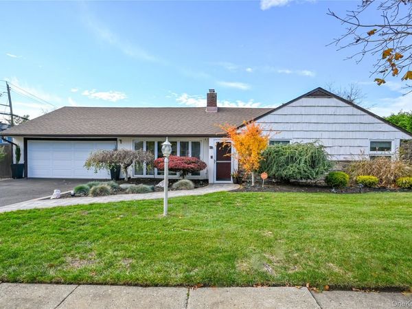 2 Meadow Lane, Rockville Centre, NY 11570