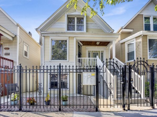 4143 W Roscoe Street, Chicago, IL 60641