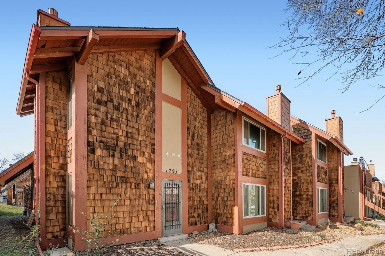 1297 S Dillon Way, Aurora, CO 80012 Main Photo