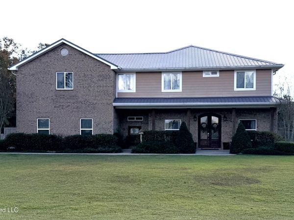 15 S Highlands Drive, Poplarville, MS 39470