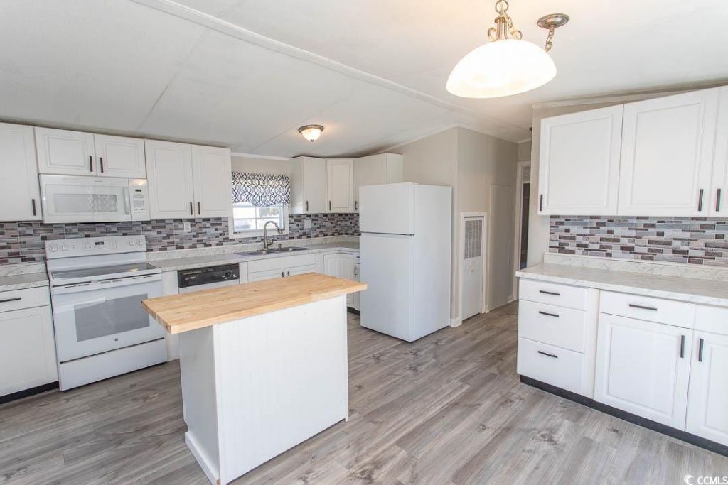 1013 Conway Plantation Dr. Photo 8