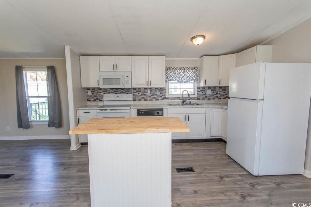 1013 Conway Plantation Dr. Photo 9