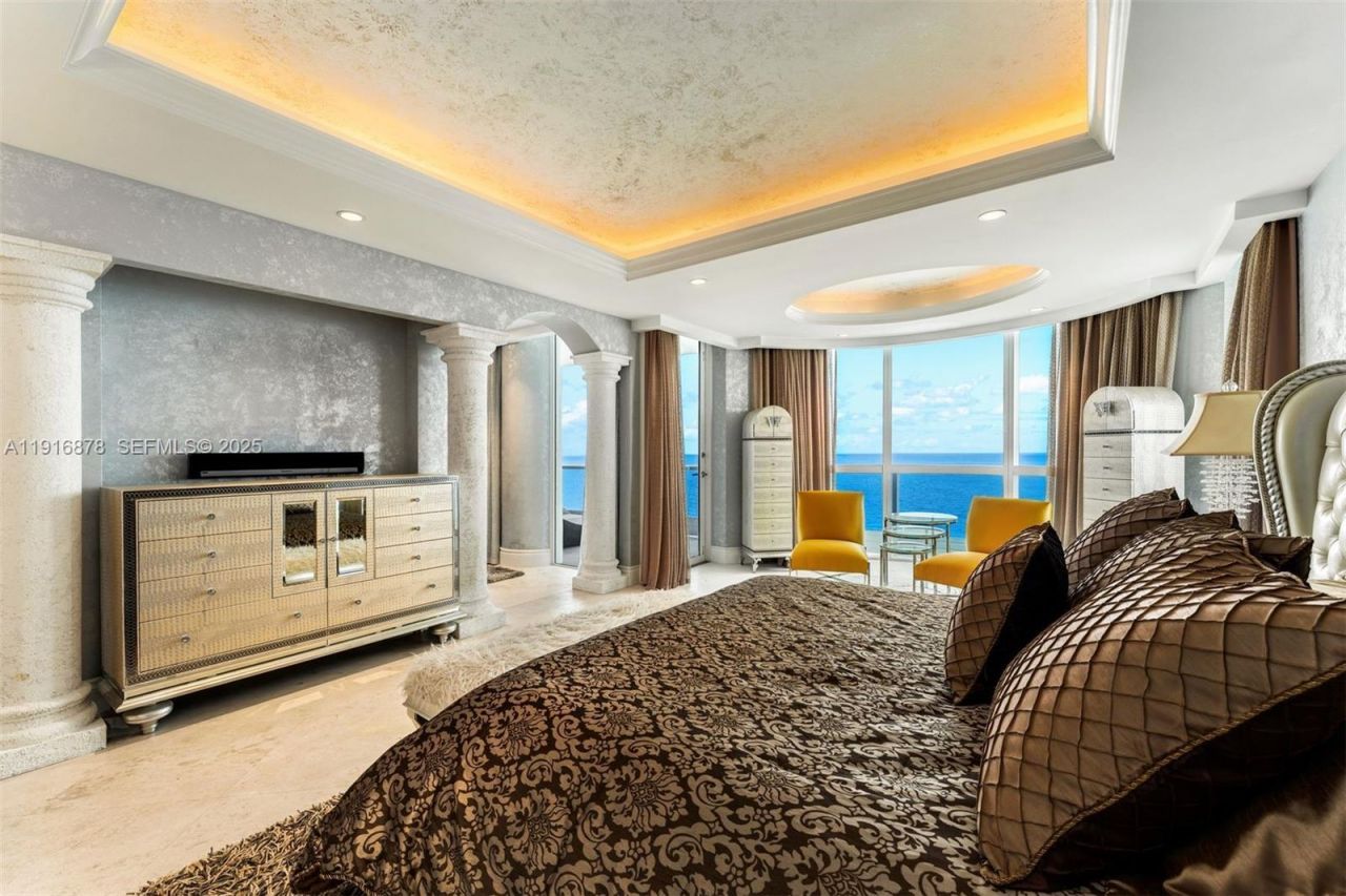 5025 Collins Ave, Unit PH-1, Miami Beach, FL 33140 Photo