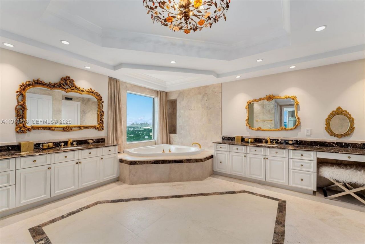 5025 Collins Ave, Unit PH-1, Miami Beach, FL 33140 Photo