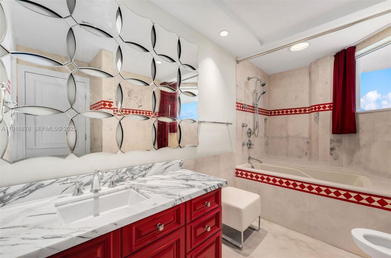 5025 Collins Ave, Unit PH-1, Miami Beach, FL 33140 Photo