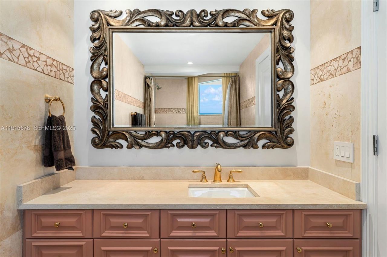 5025 Collins Ave, Unit PH-1, Miami Beach, FL 33140 Photo