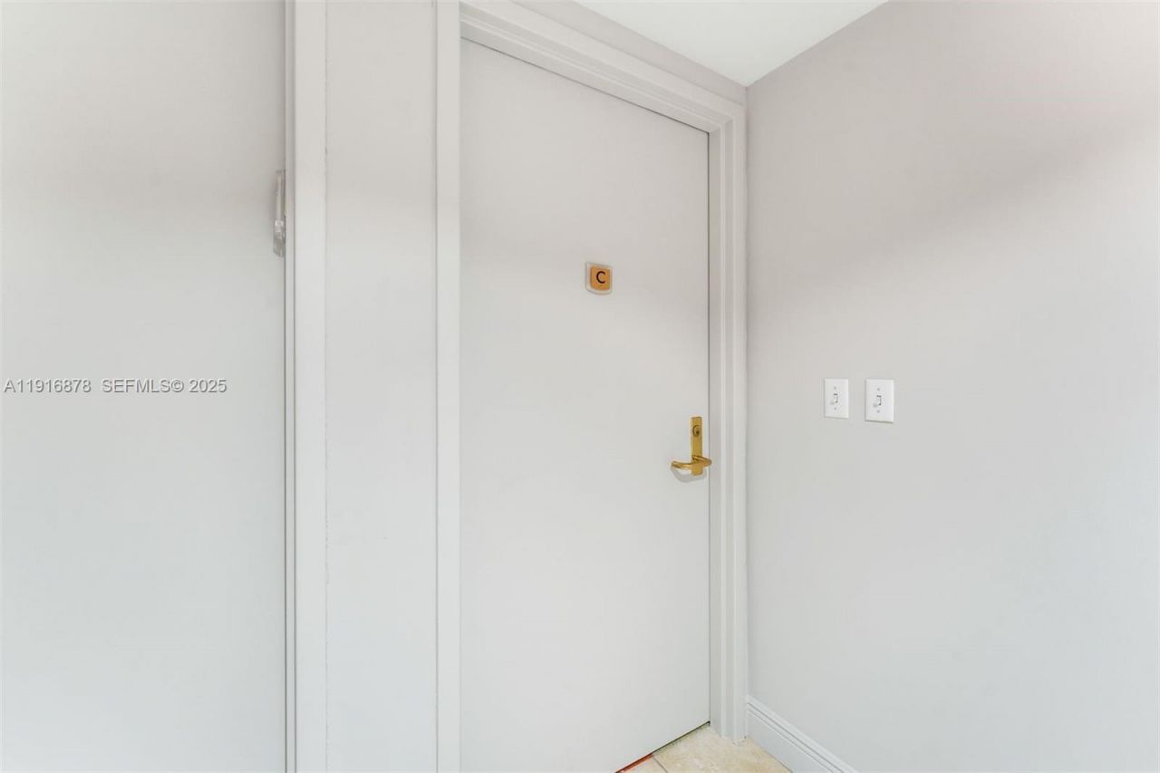 5025 Collins Ave, Unit PH-1, Miami Beach, FL 33140 Photo