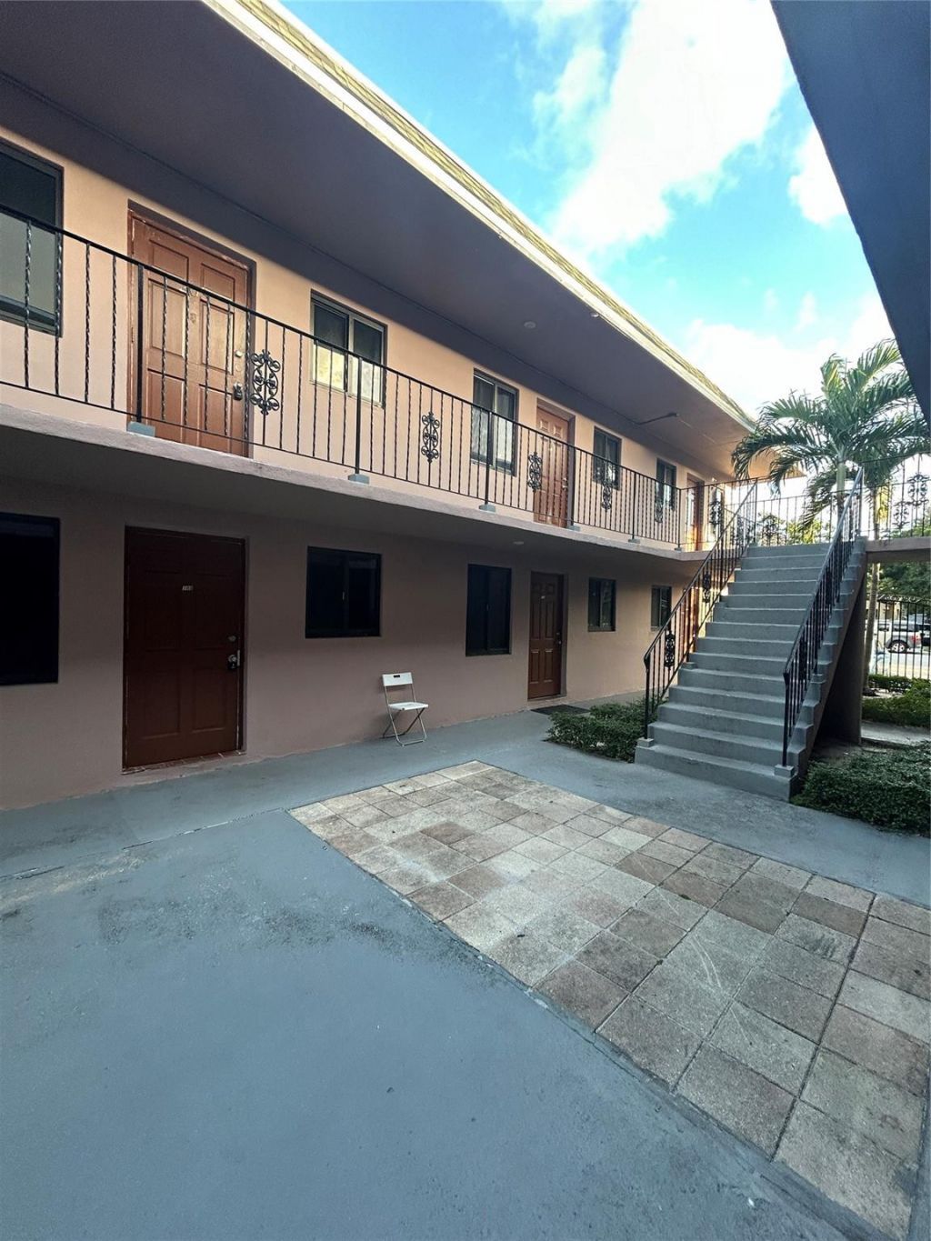 2545 Taft Street, Unit 208, Hollywood, FL 33020 Photo