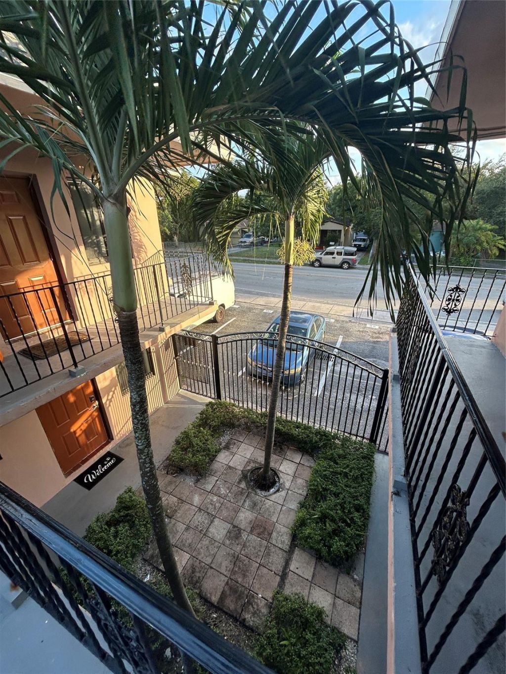 2545 Taft Street, Unit 208, Hollywood, FL 33020 Photo