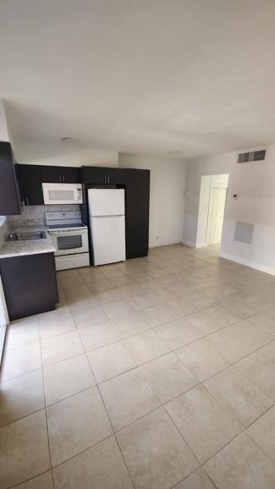 2545 Taft Street, Unit 208, Hollywood, FL 33020 Photo