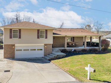 8 Alicia Street, Westover, WV 26501