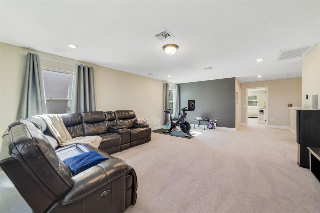 1970 Standing Rock Circle, Oakland, FL 34787 Photo