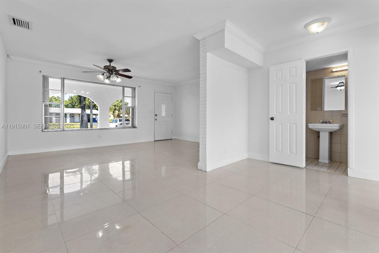 2601 Acapulco Dr, Miramar, FL 33023 Photo