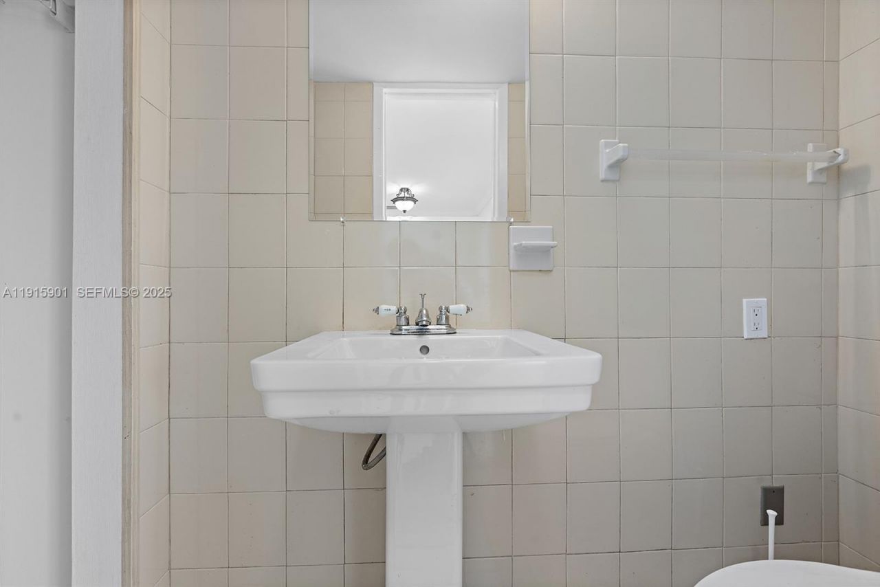 2601 Acapulco Dr, Miramar, FL 33023 Photo