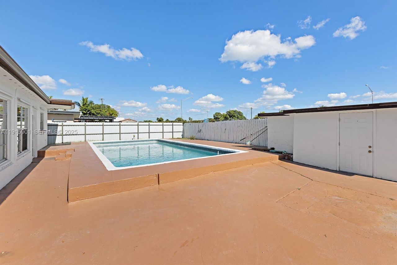 2601 Acapulco Dr, Miramar, FL 33023 Photo