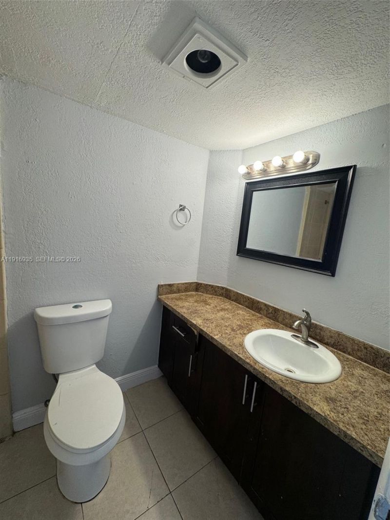 1741 SW 40th Ter, Fort Lauderdale, FL 33317 Photo