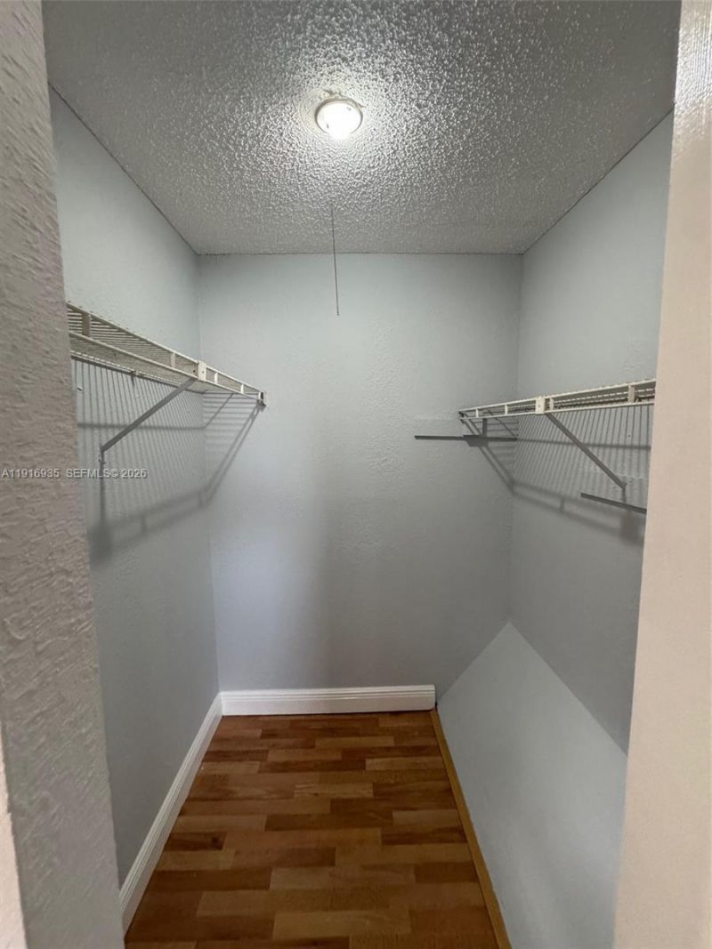 1741 SW 40th Ter, Fort Lauderdale, FL 33317 Photo